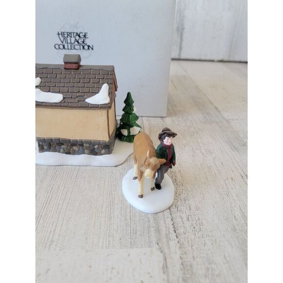 Dept 56 58395 Tending The New Calves village accessory xmas - Picture 6 of 11